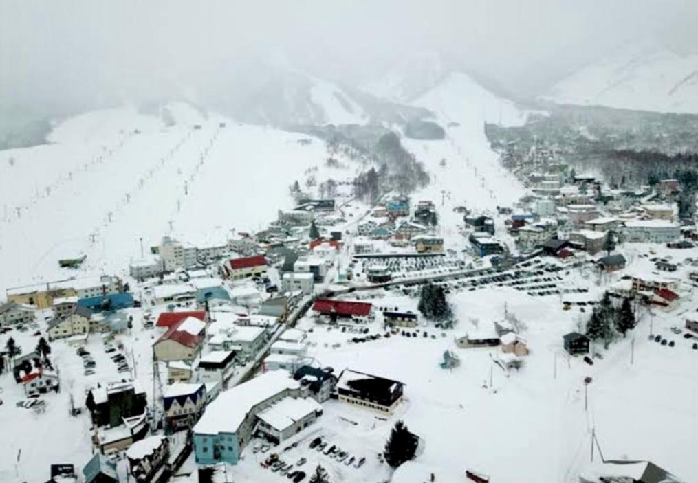 Sunshine Hakuba Ski-To-Door Exterior photo